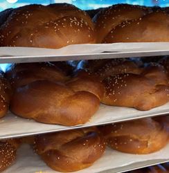 חלה קלועה עבודת יד